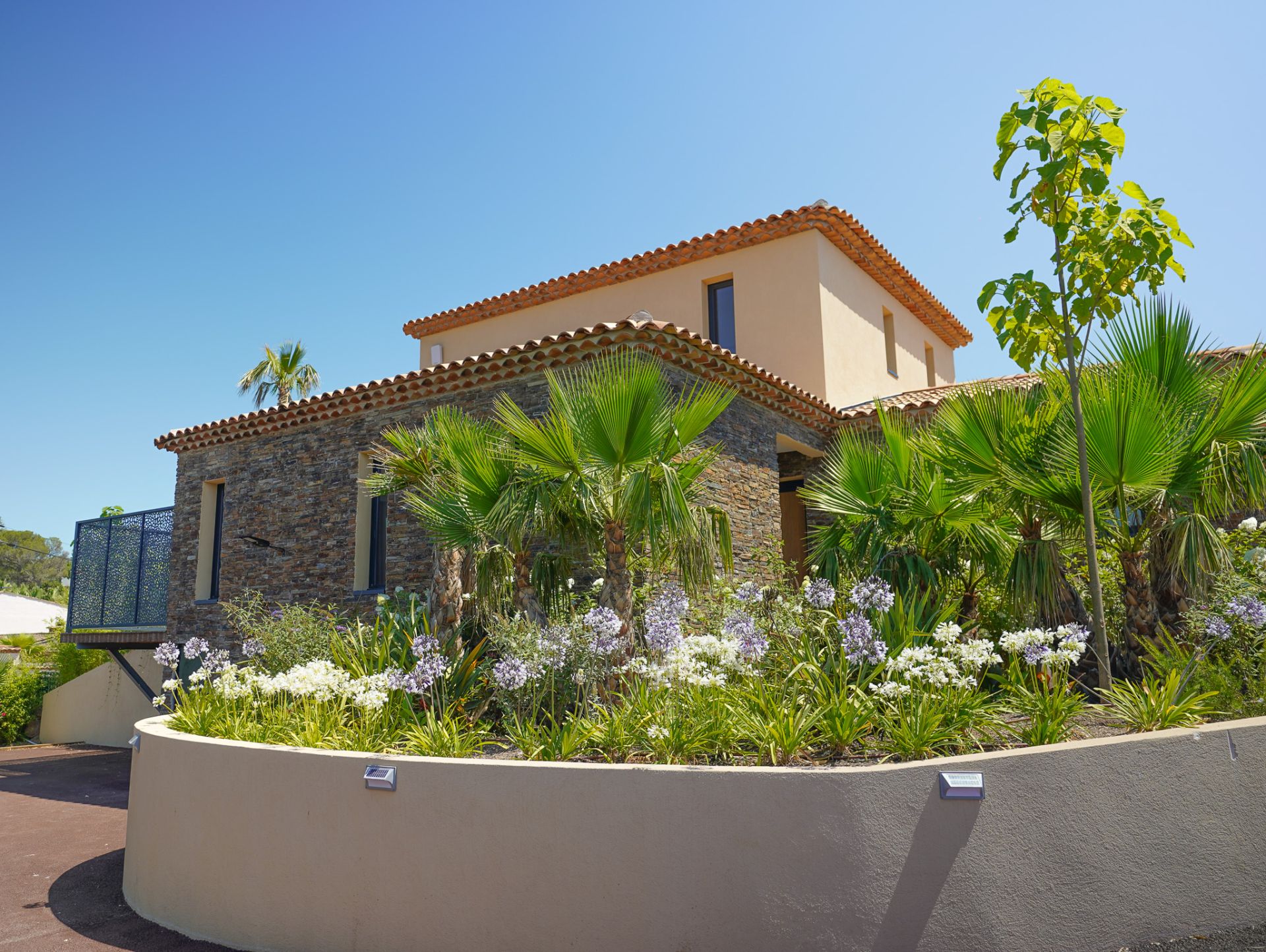 residence-2-exterieur-entrée
